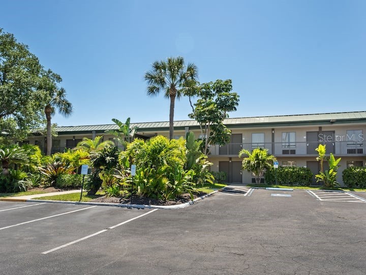 7150 N TAMIAMI TRAIL S-613