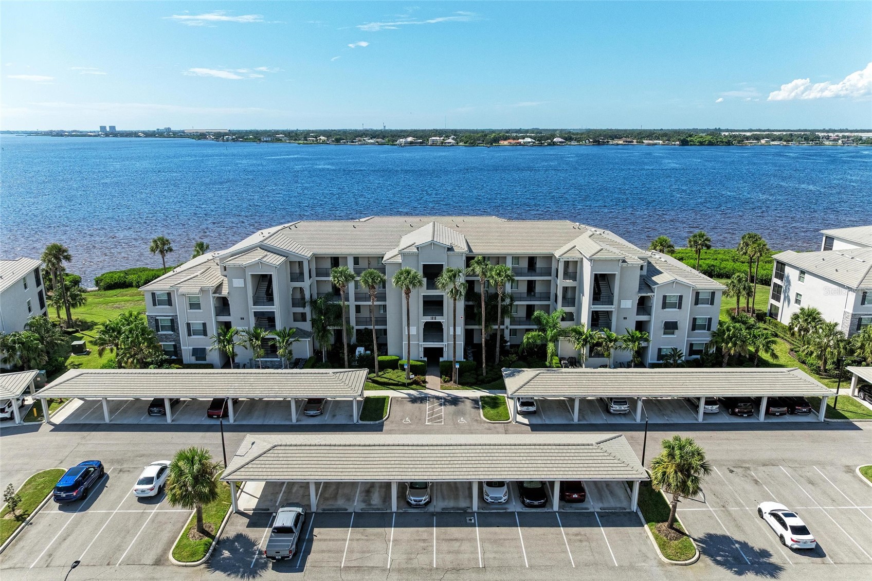 1010 TIDEWATER SHORES LOOP 304