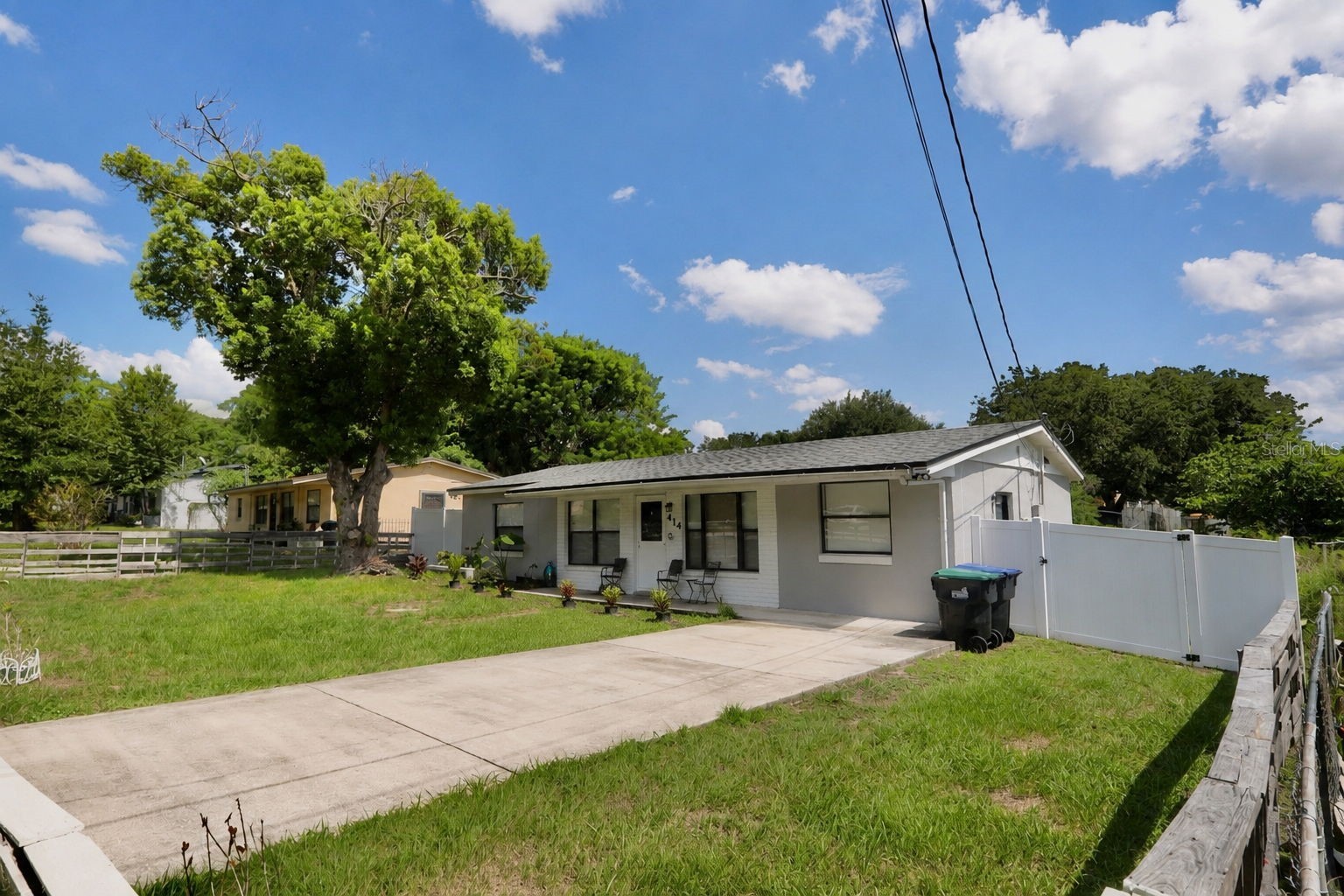 414 W ELLA J GILMORE STREET