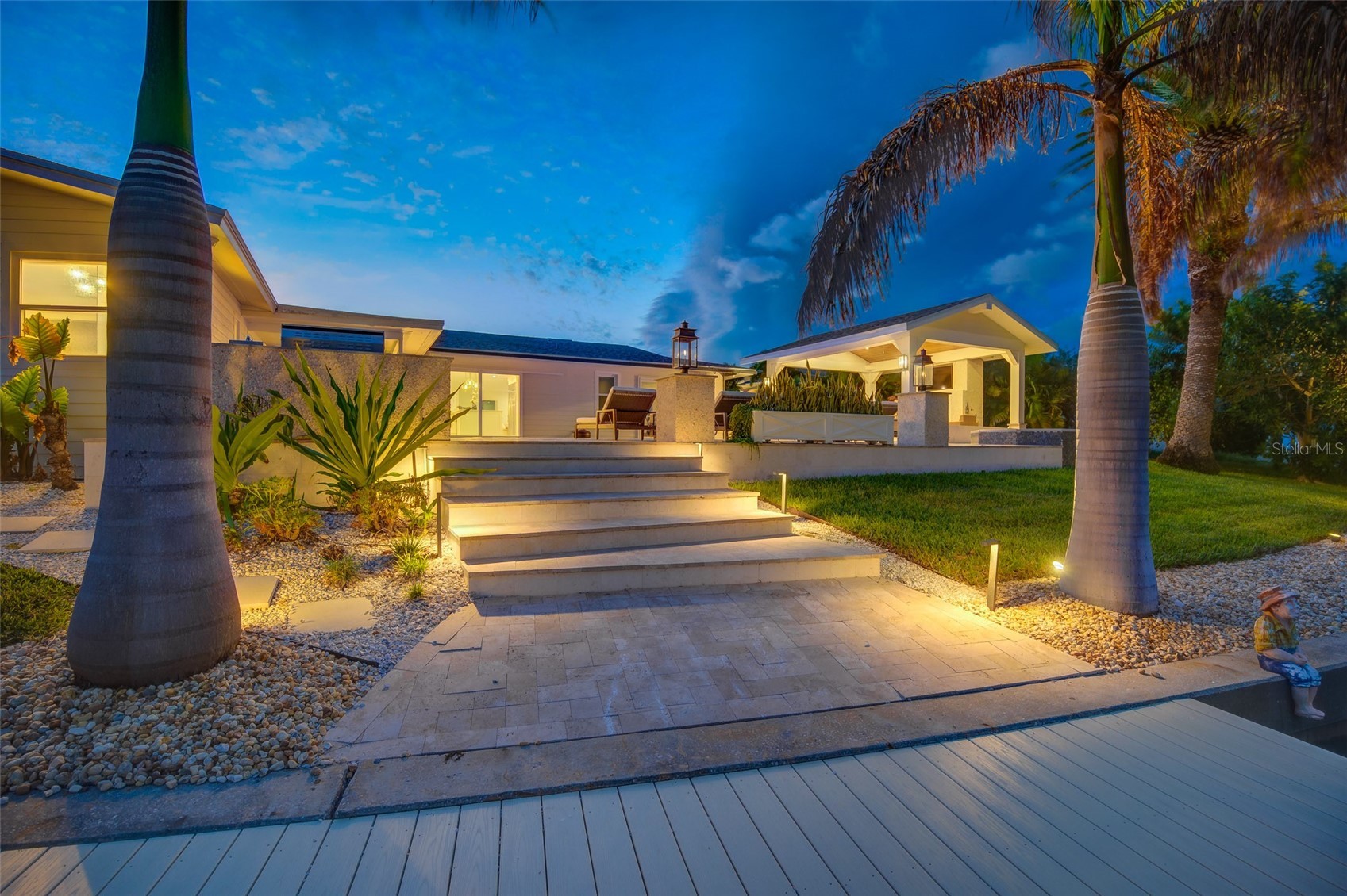 807 SNUG ISLAND