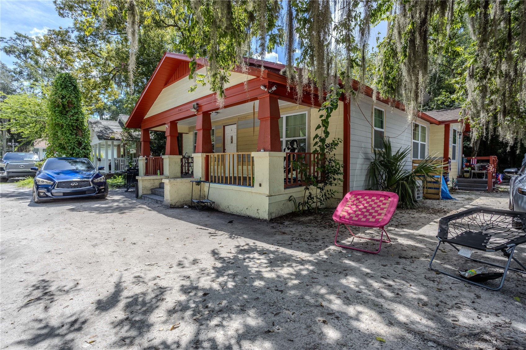 907 NW 4TH PLACE