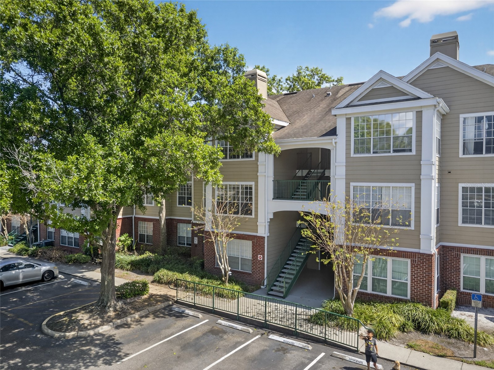 13003 PLANTATION PARK CIRCLE 1323