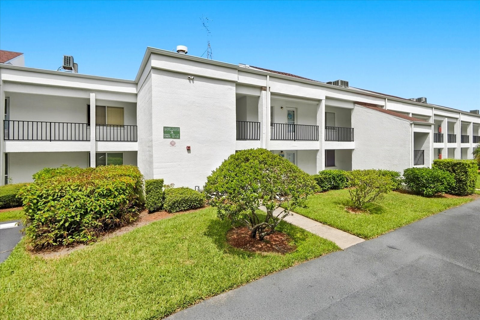 2060 MARILYN STREET 211