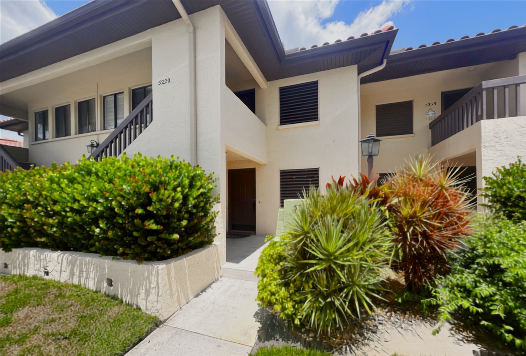 5231 LAKE VILLAGE DRIVE 27