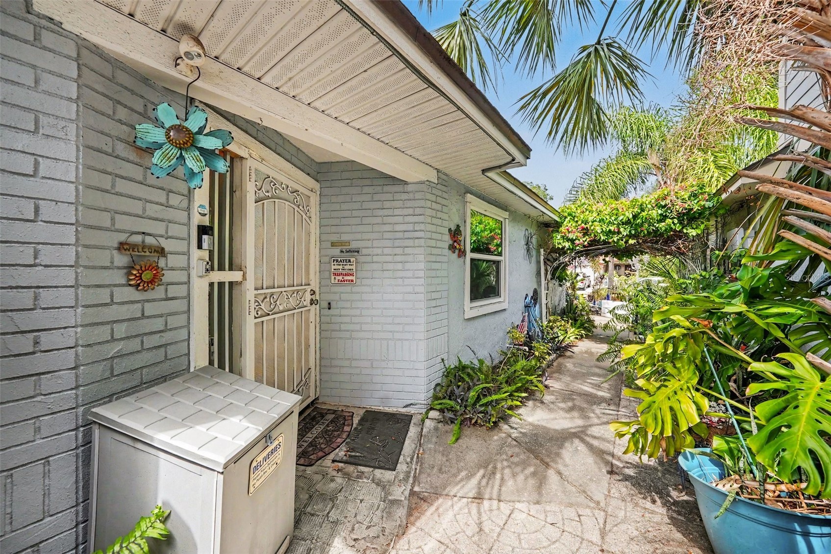 2250 SPRINGWOOD CIR W