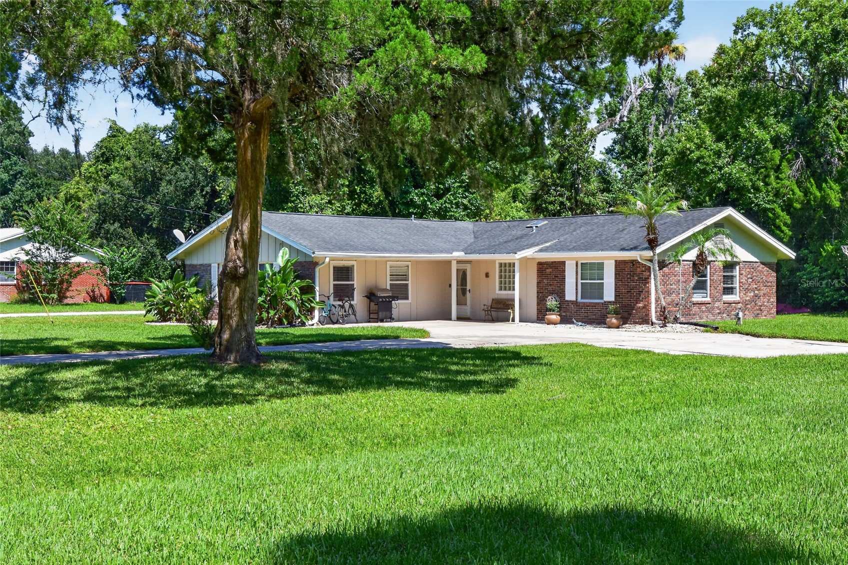 2420 HAZEL BISHOP DRIVE