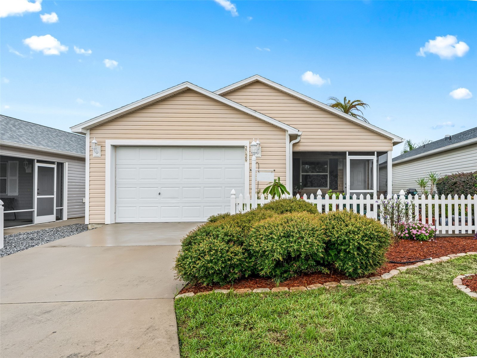 2029 FAIRVIEW LANE