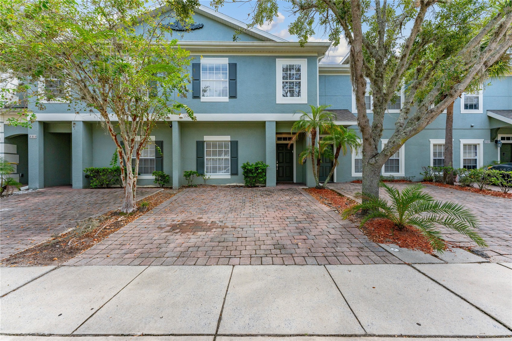 2311 CARAVELLE CIRCLE