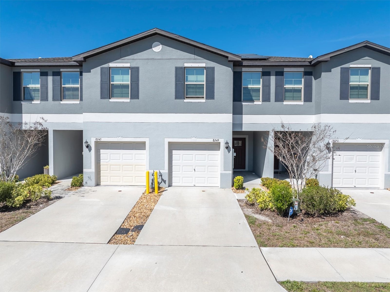 8249 CRESCENT OAKS DRIVE