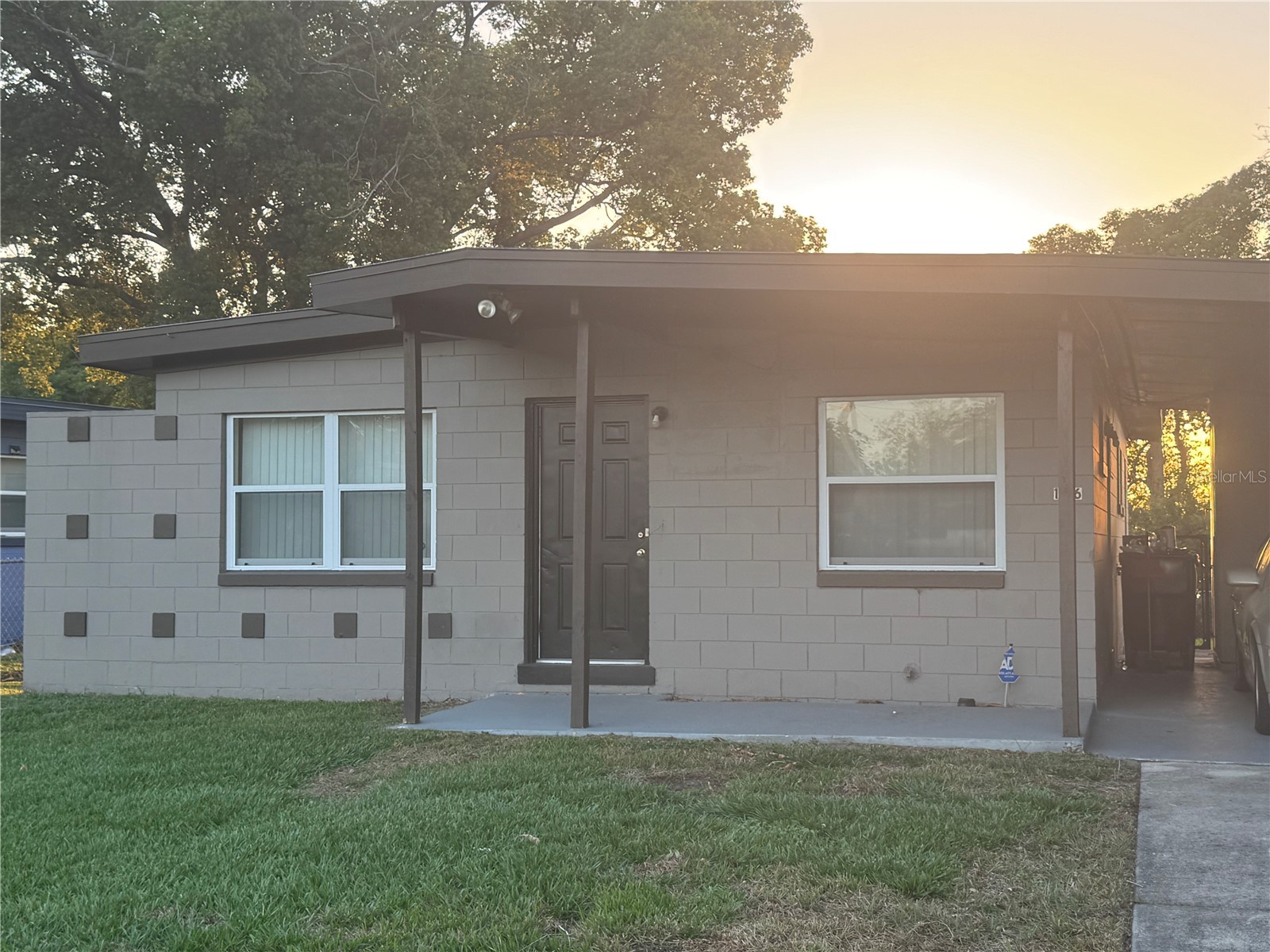 1216 LAWNE BOULEVARD