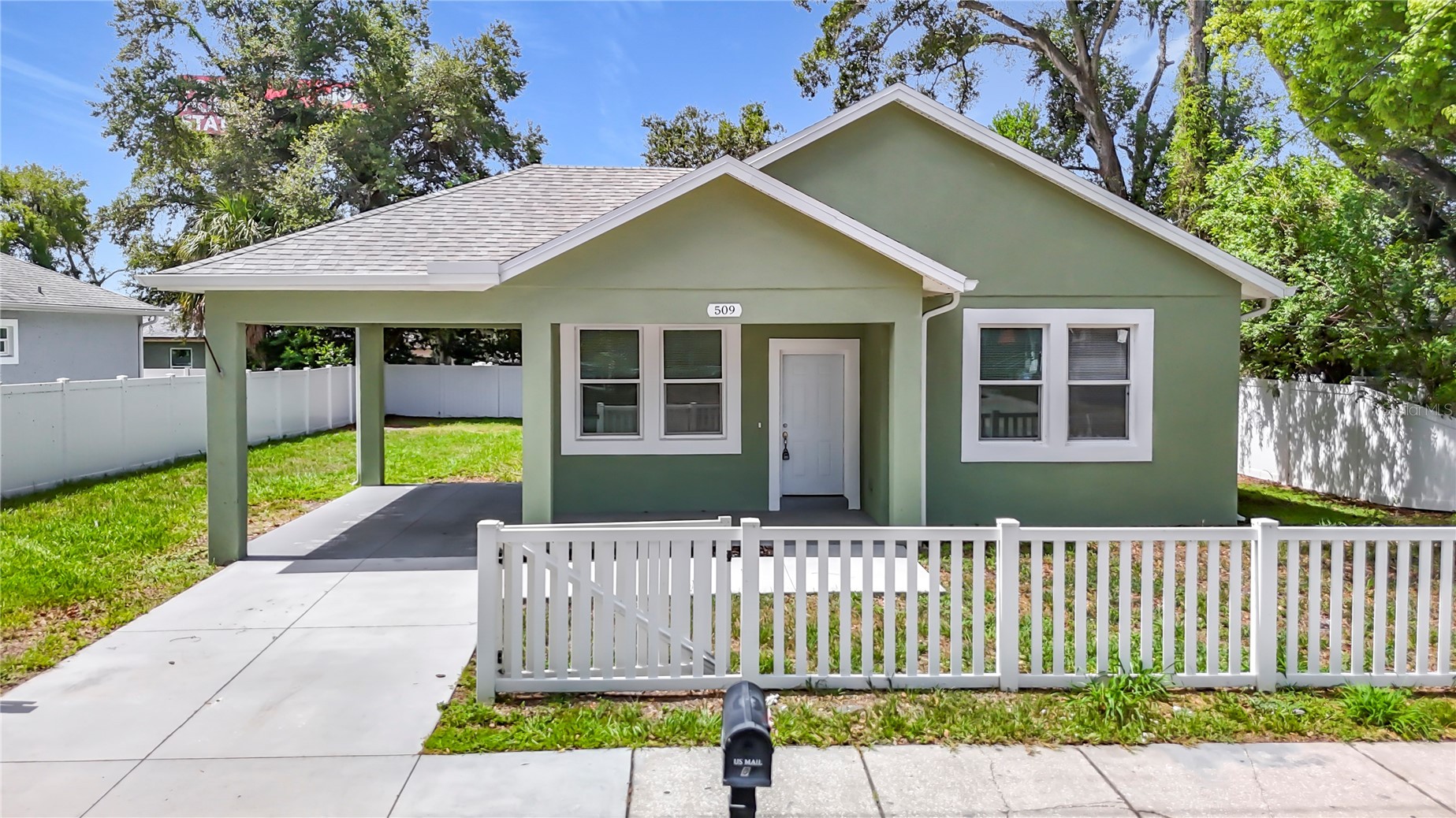 509 E LAKE AVENUE