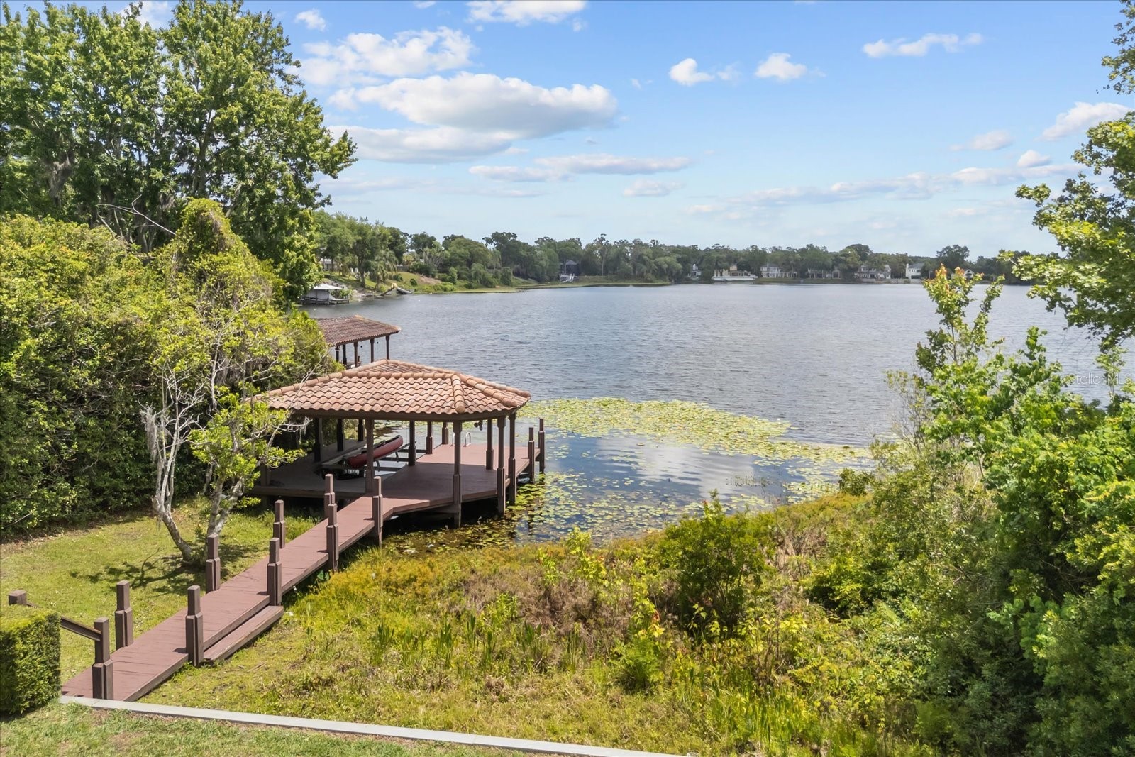 1244 E LAKE COLONY DRIVE