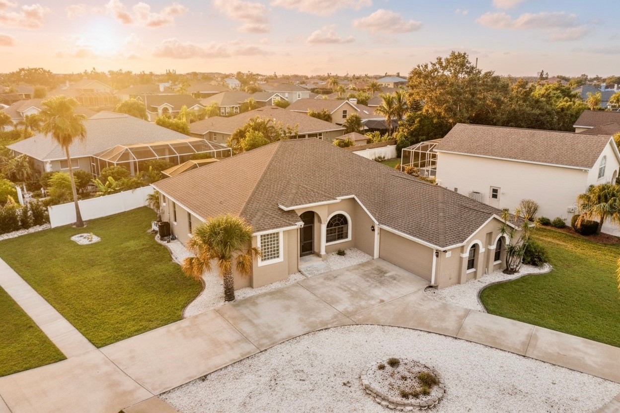 821 GREENVIEW DR