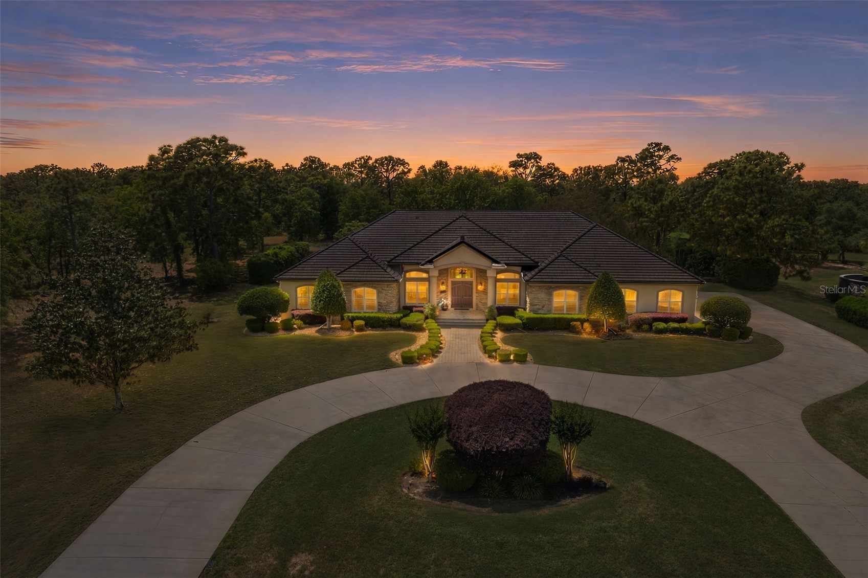 3975 N GRAYHAWK LOOP