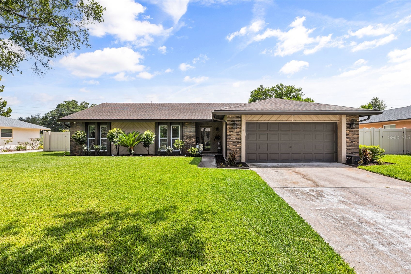 8736 LARWIN LANE