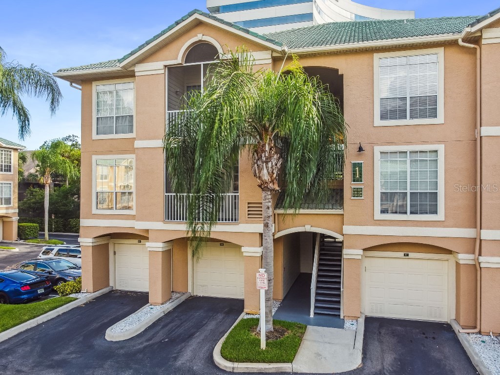 1201 BAY CLUB CIRCLE