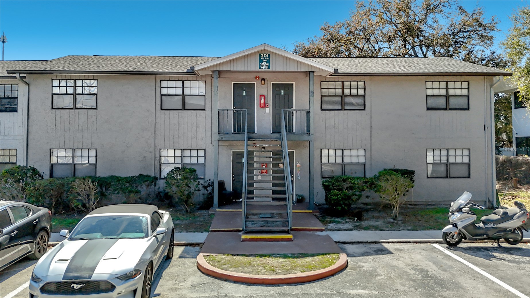 201 PINE VIOLET COURT 201