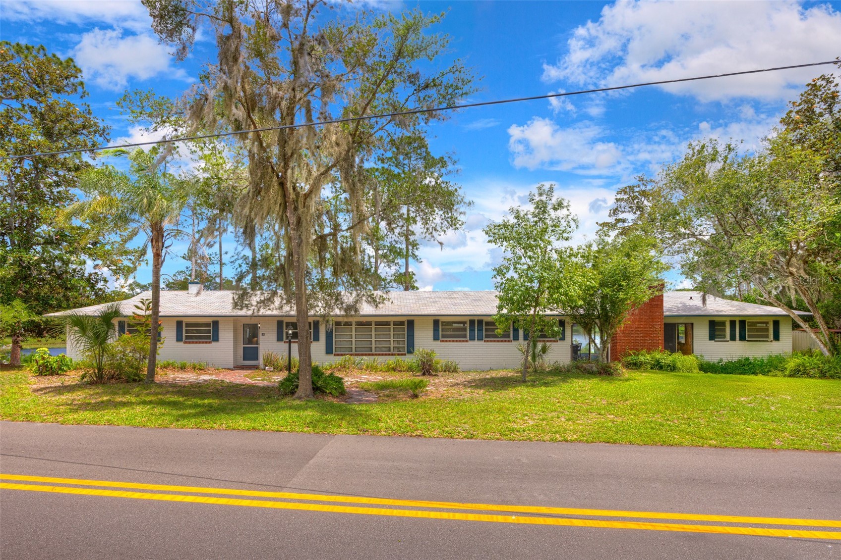 33 WILLOW LANE