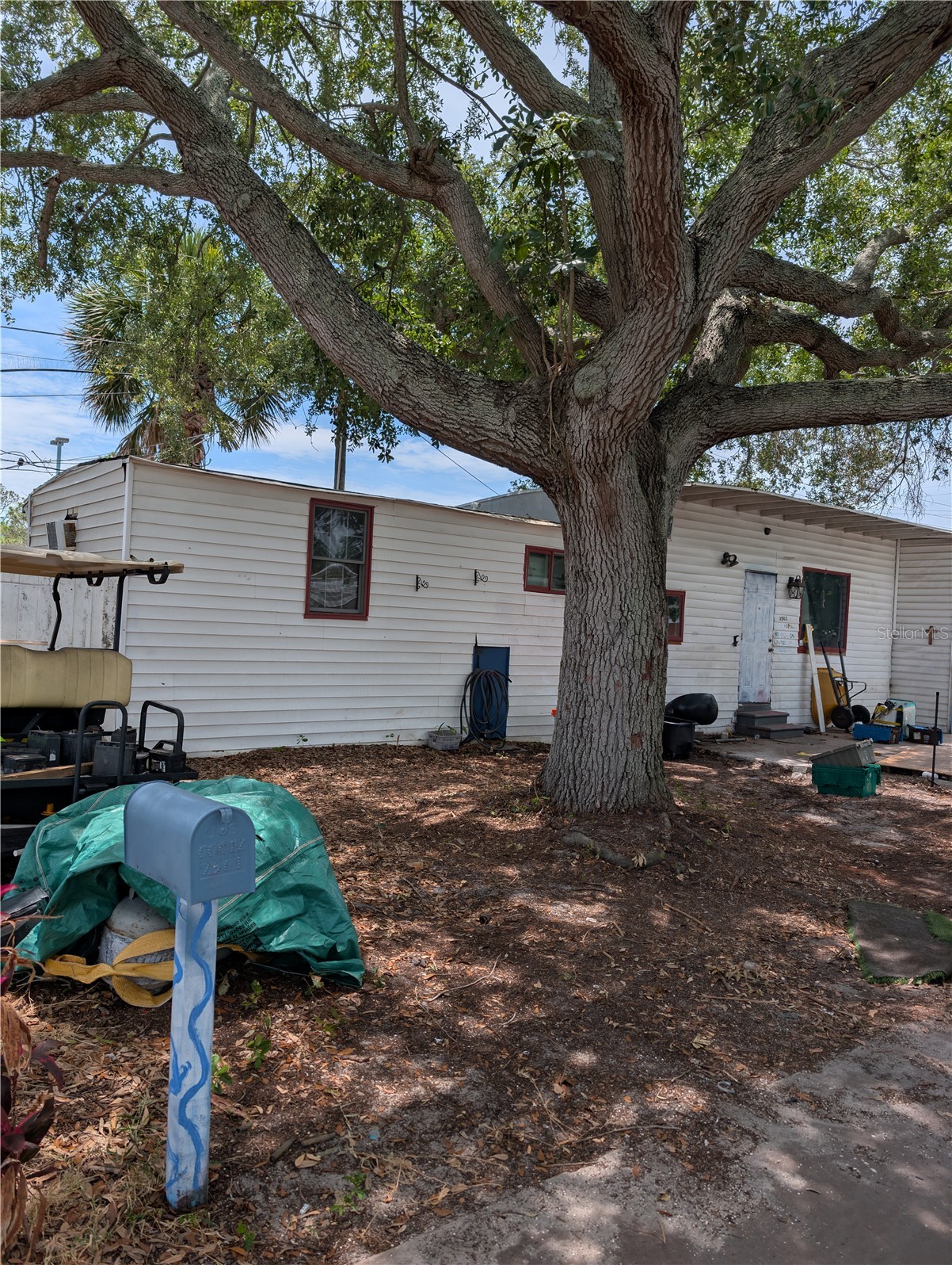 2561 BERMUDA STREET