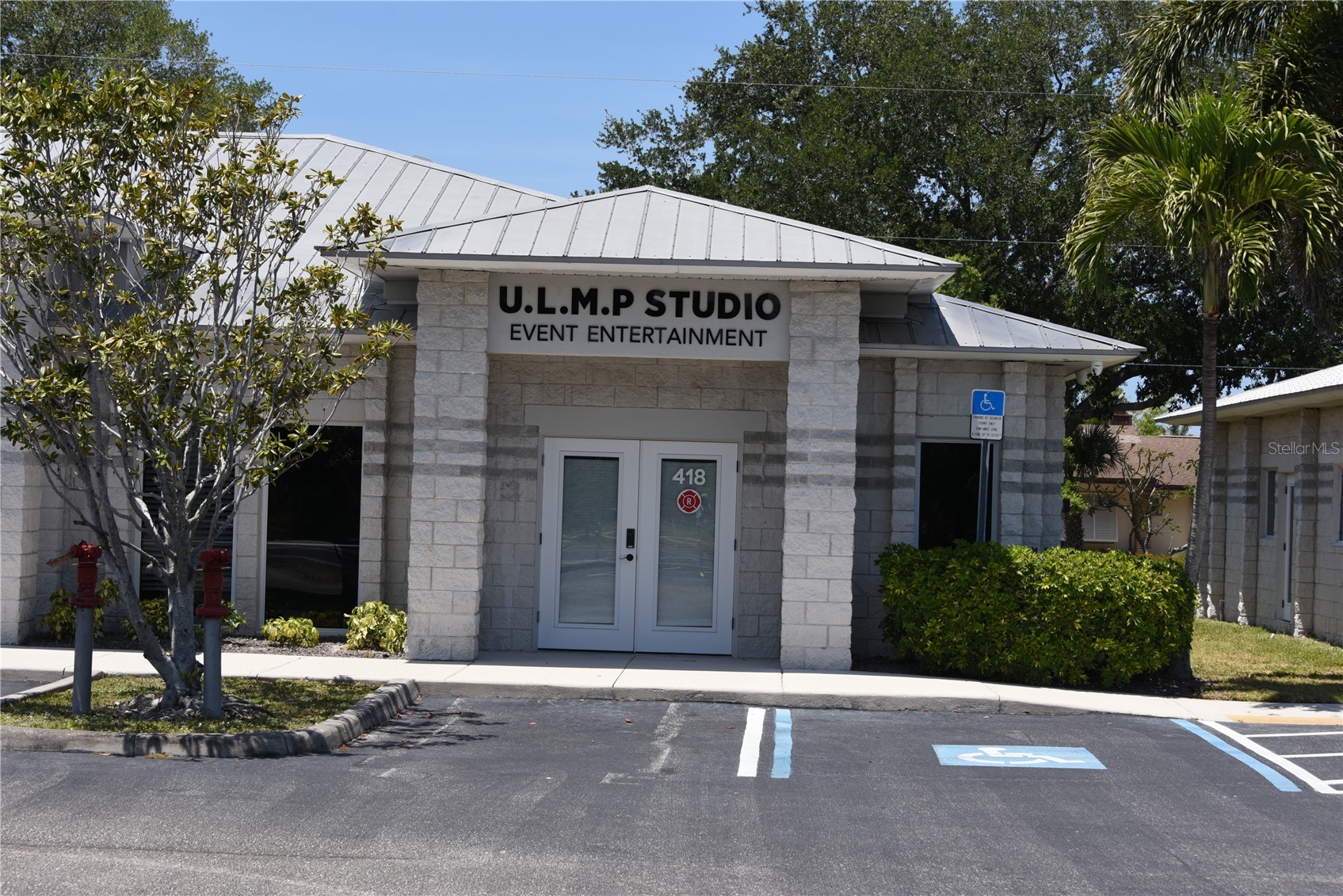 418 S TAMIAMI TRAIL E3