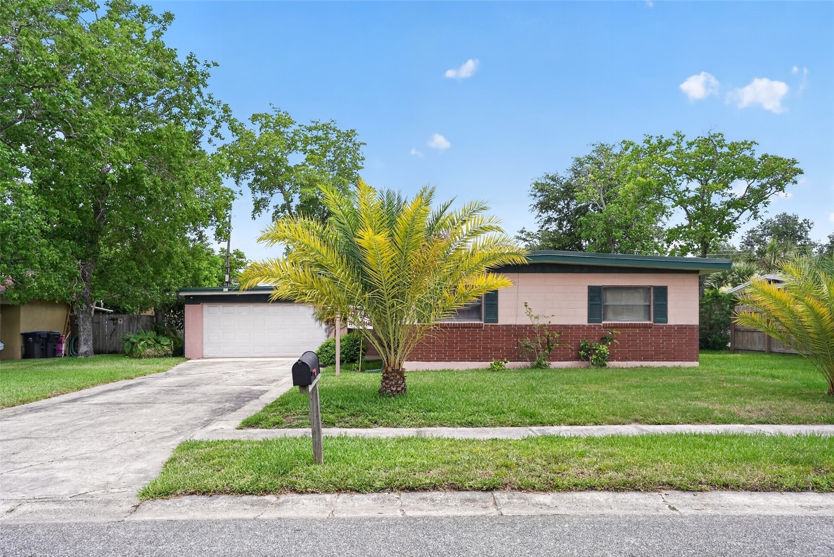 580 GARDENIA CIRCLE