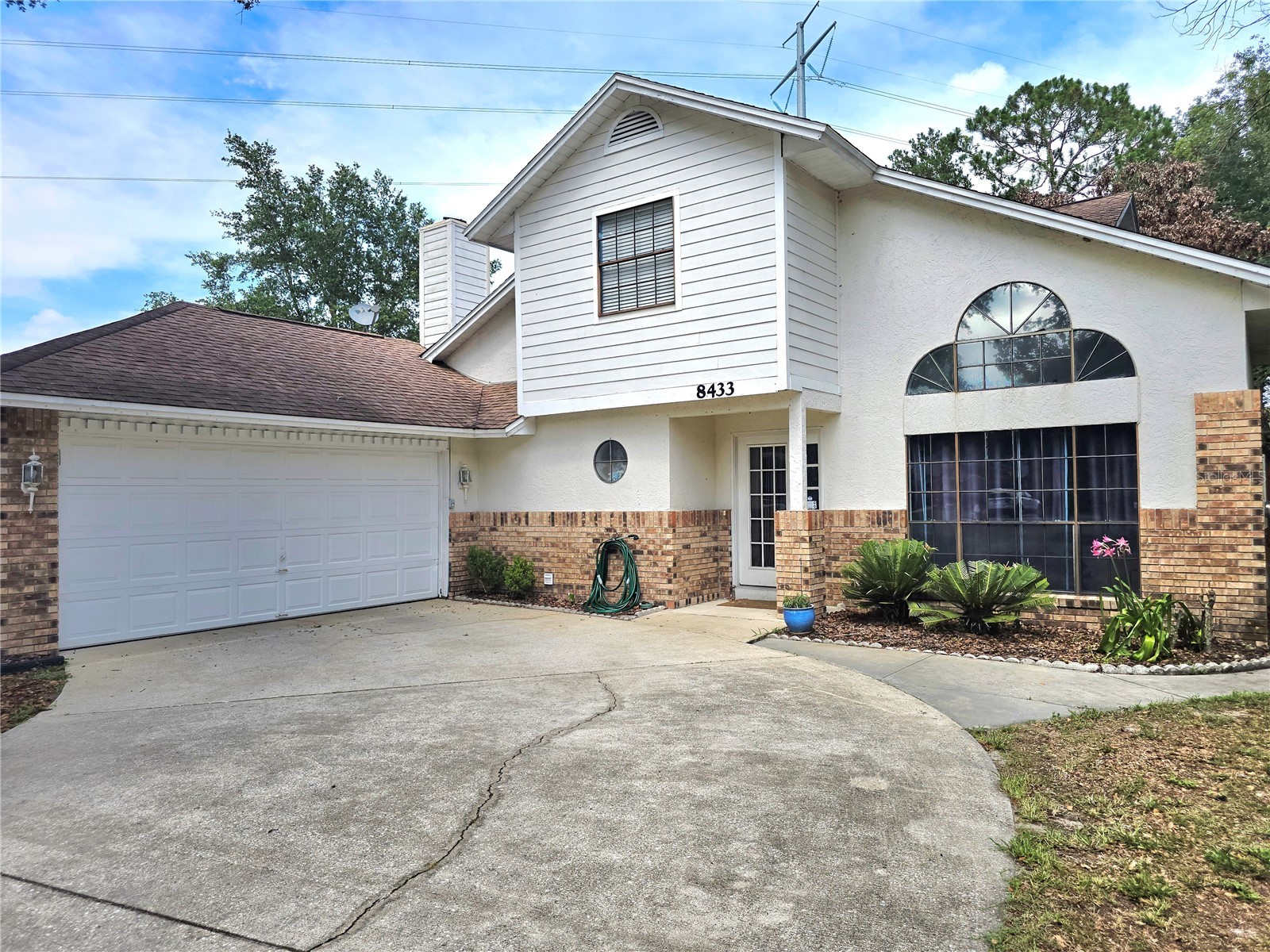 8433 COMMANDER COVE