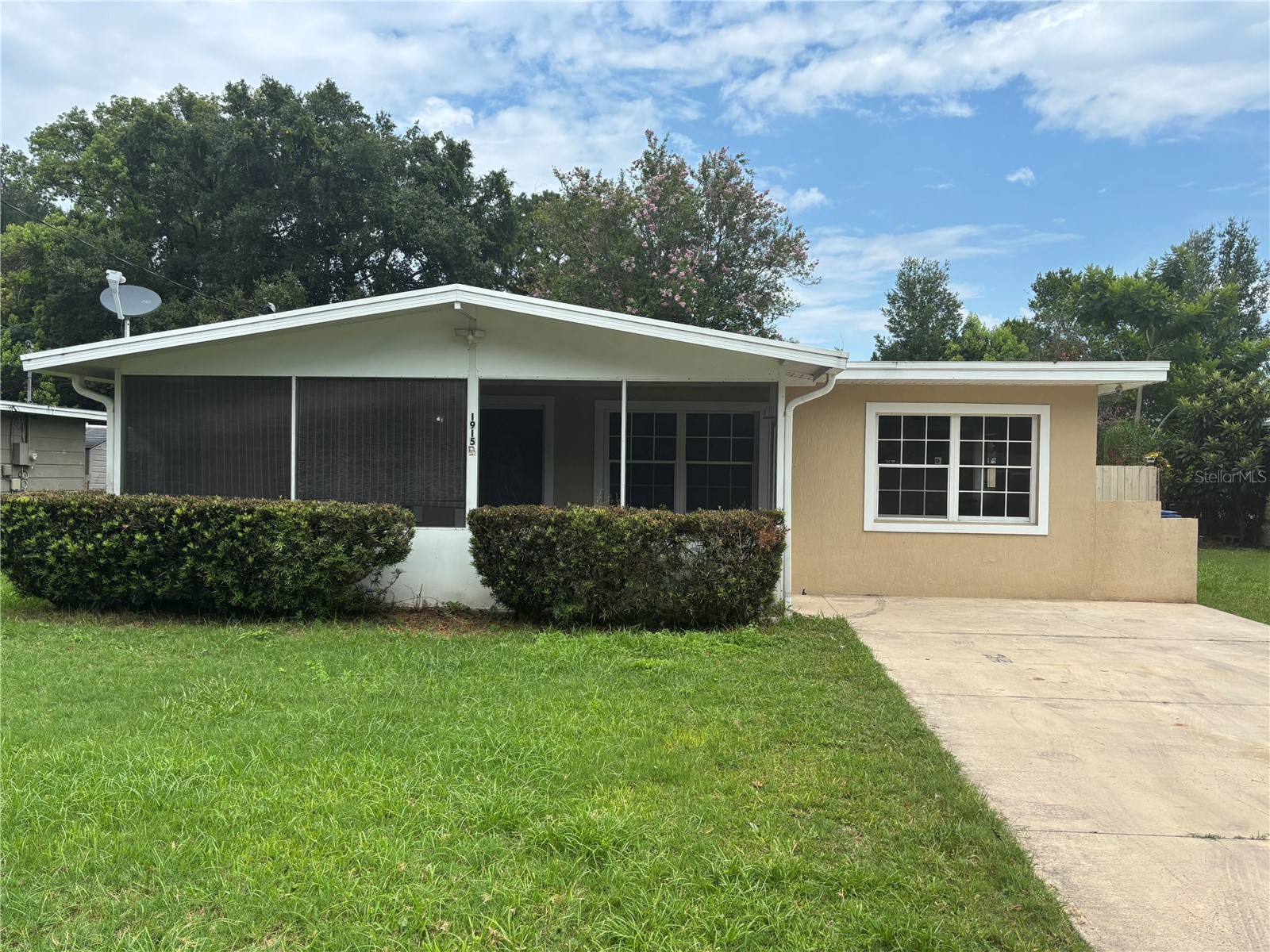 1915 WEEKS AVENUE