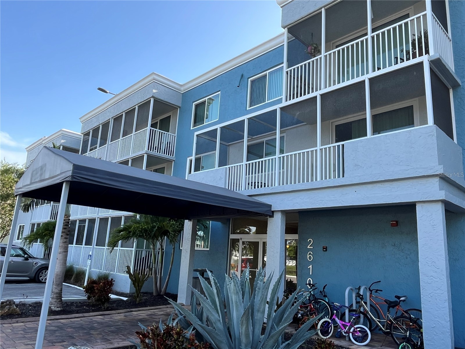 2610 COCONUT BAY LN LANE 733