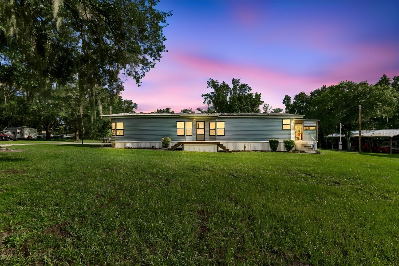 6325 OAKVIEW LANE
