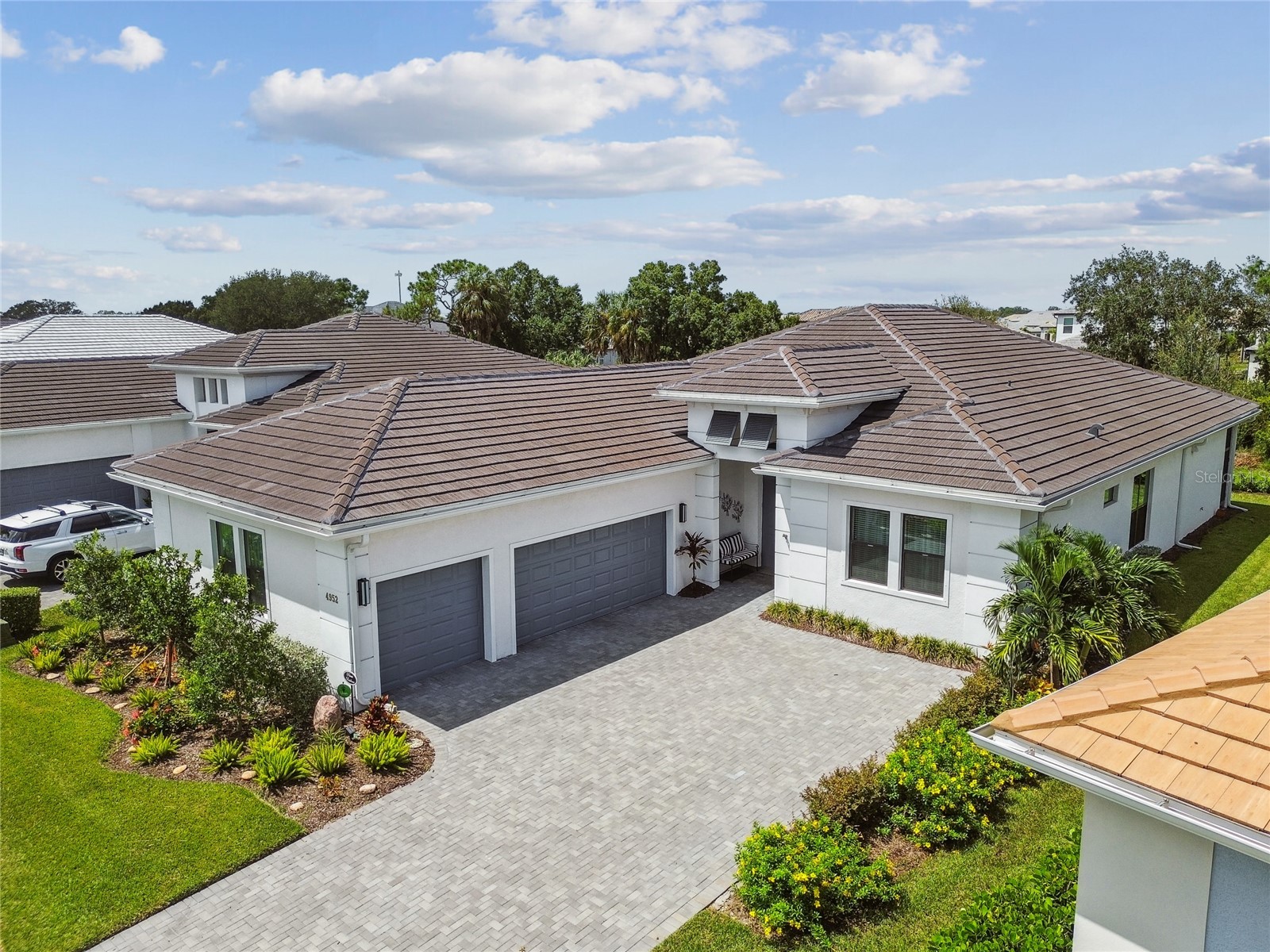 4952 SURFSIDE CIRCLE