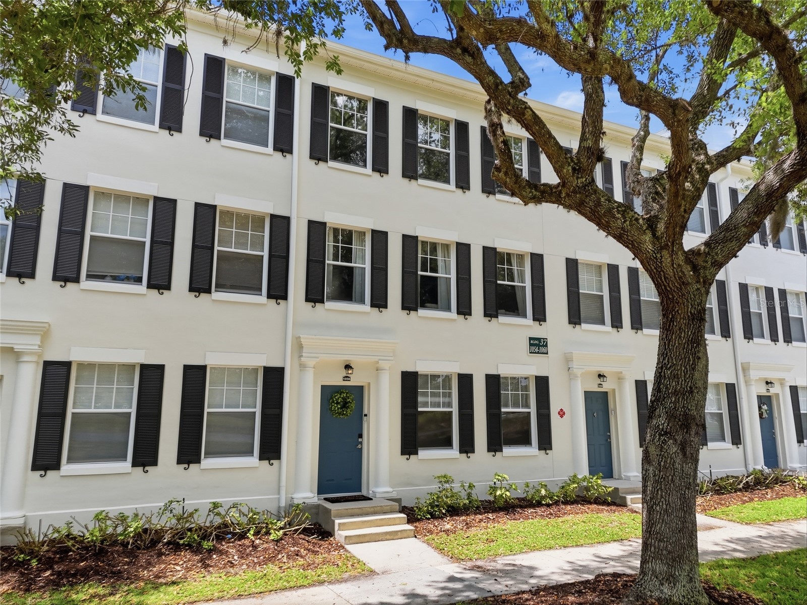 1056 WATERSIDE DRIVE