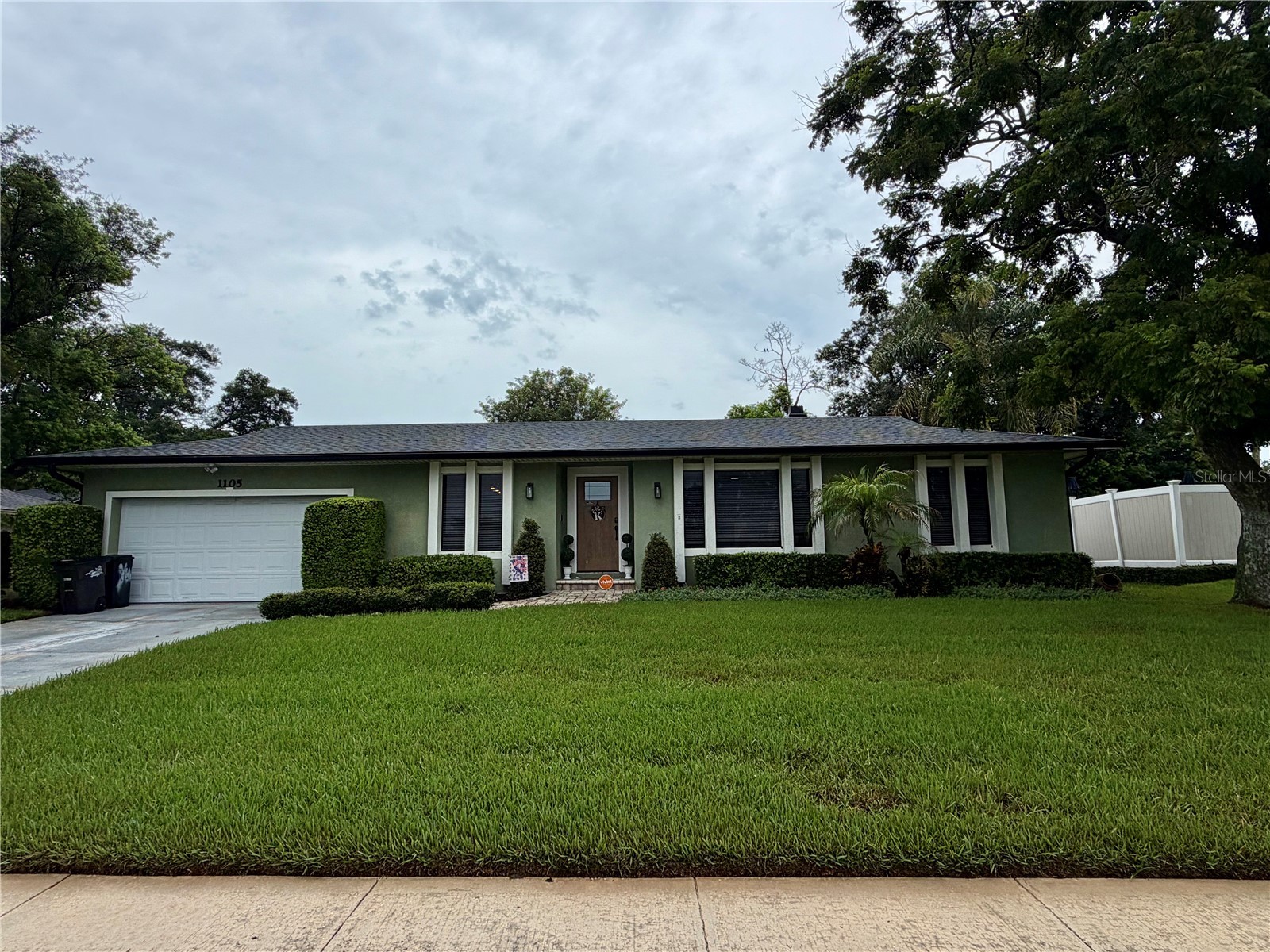 1105 DORIS STREET