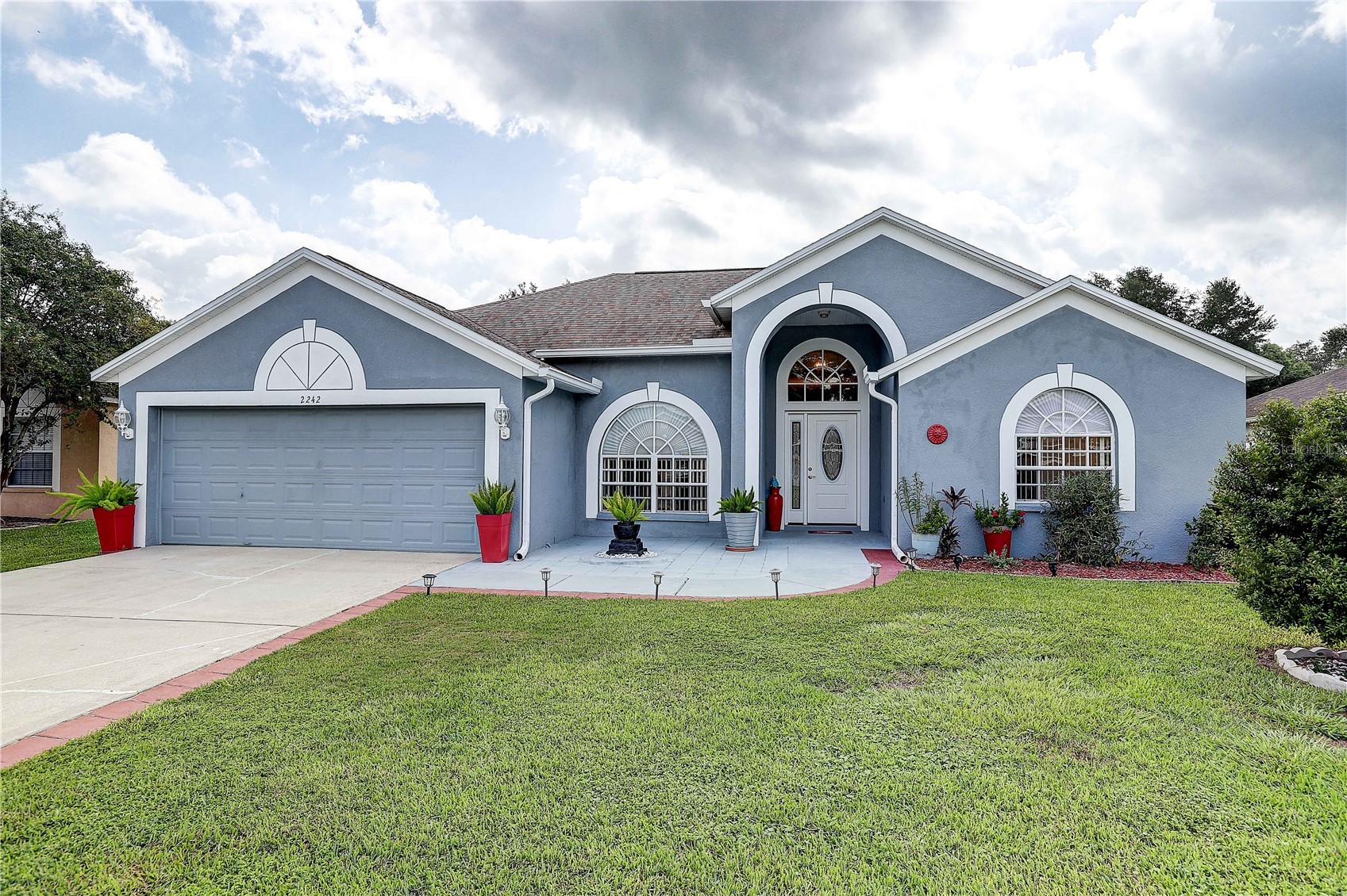 2242 TOWERING OAKS CIRCLE