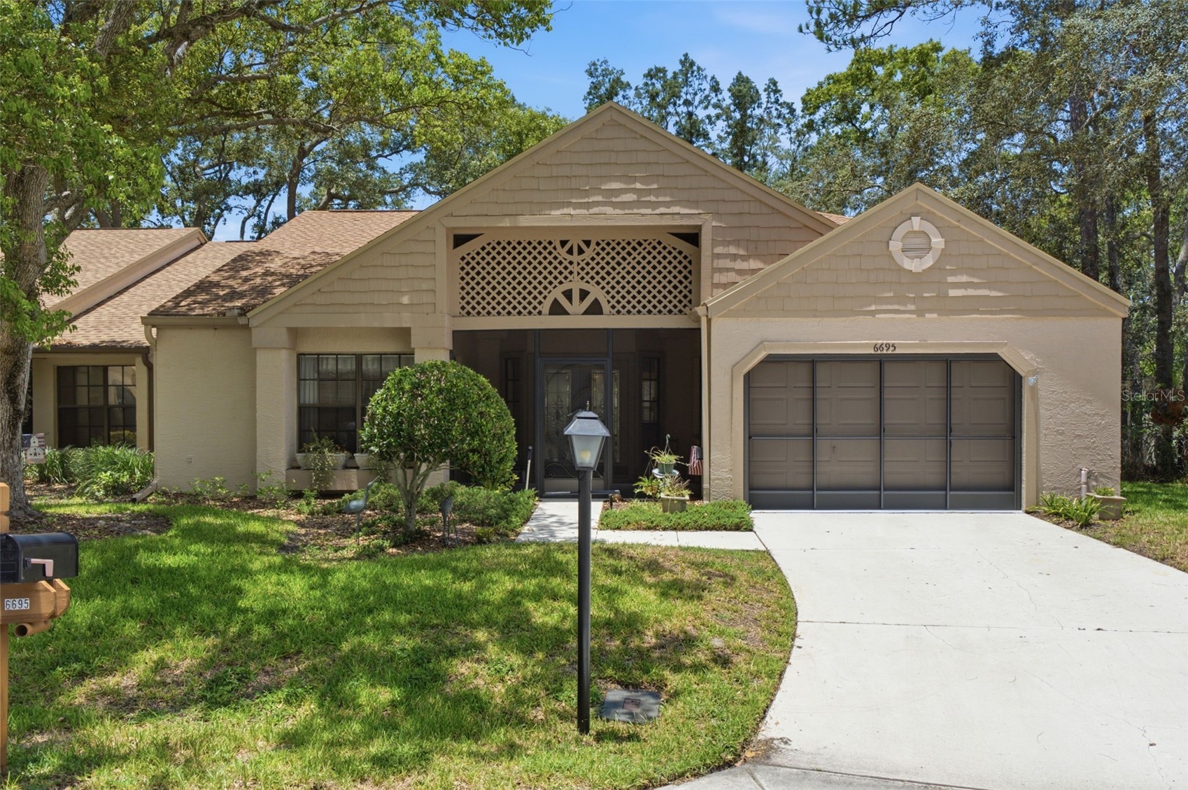 6695 PIN OAK COURT
