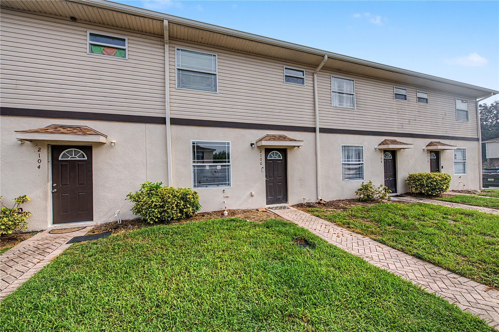 2106 PINE CHACE COURT