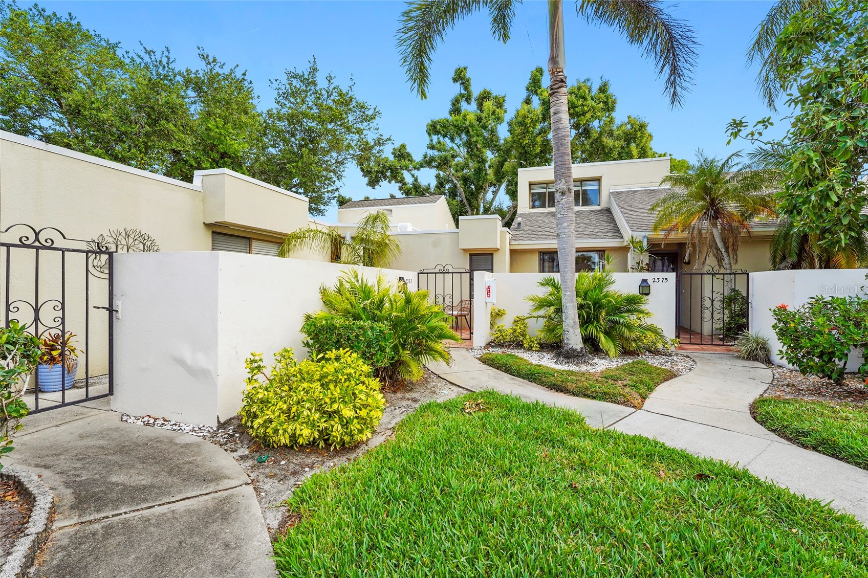 2383 LAKESIDE MEWS D3