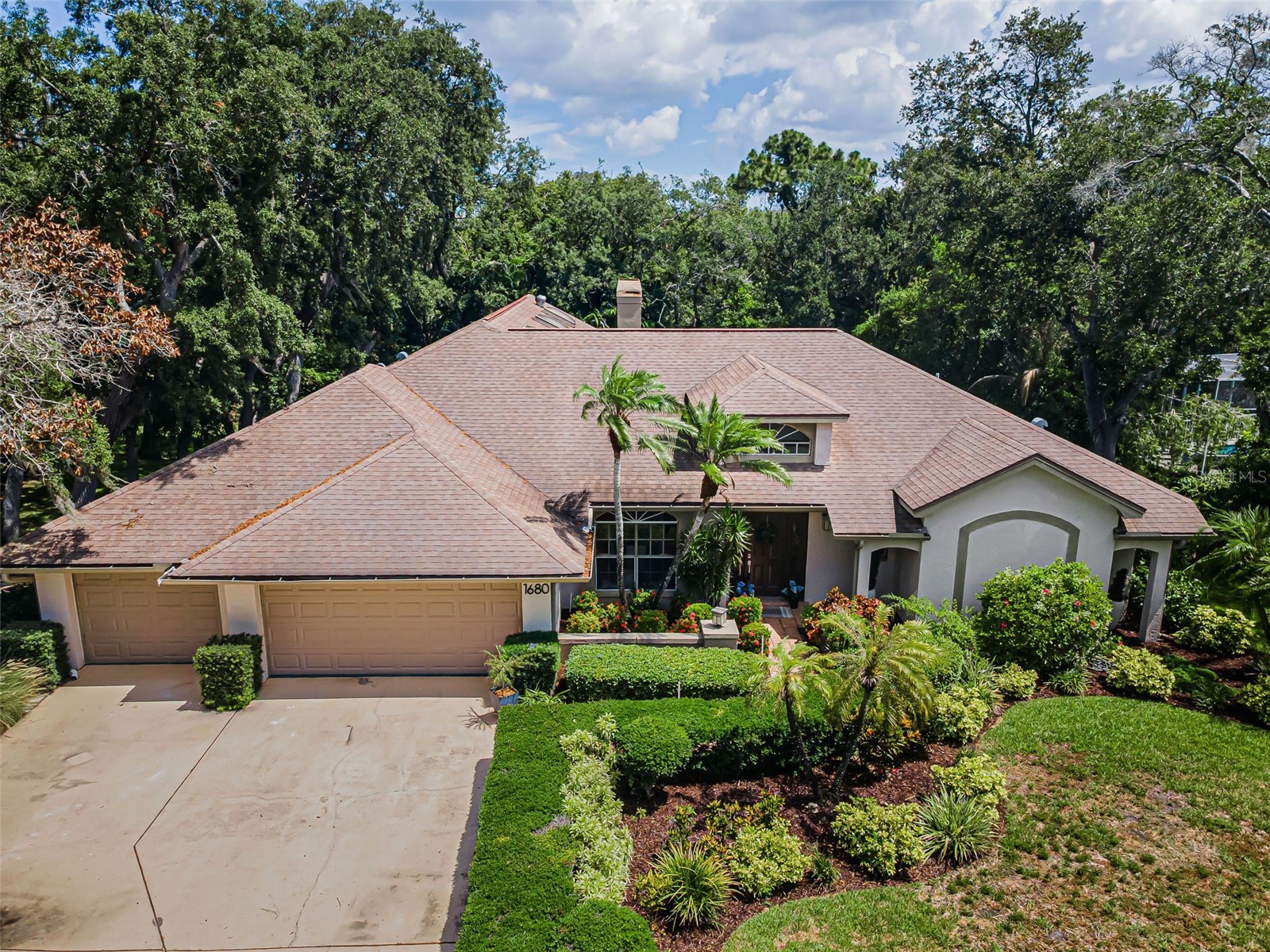 1680 SPARKLING COURT