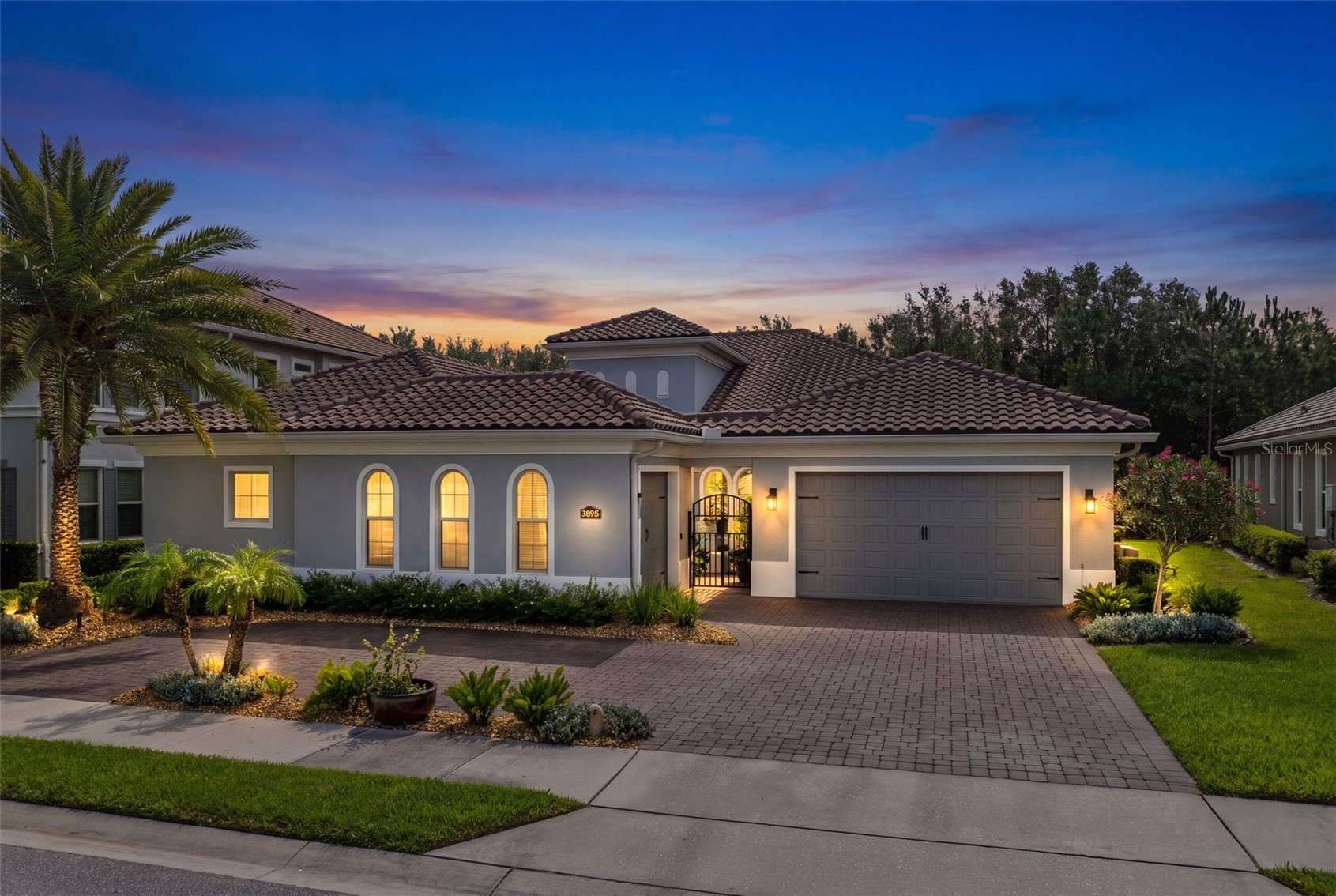 3895 GRASSLAND LOOP