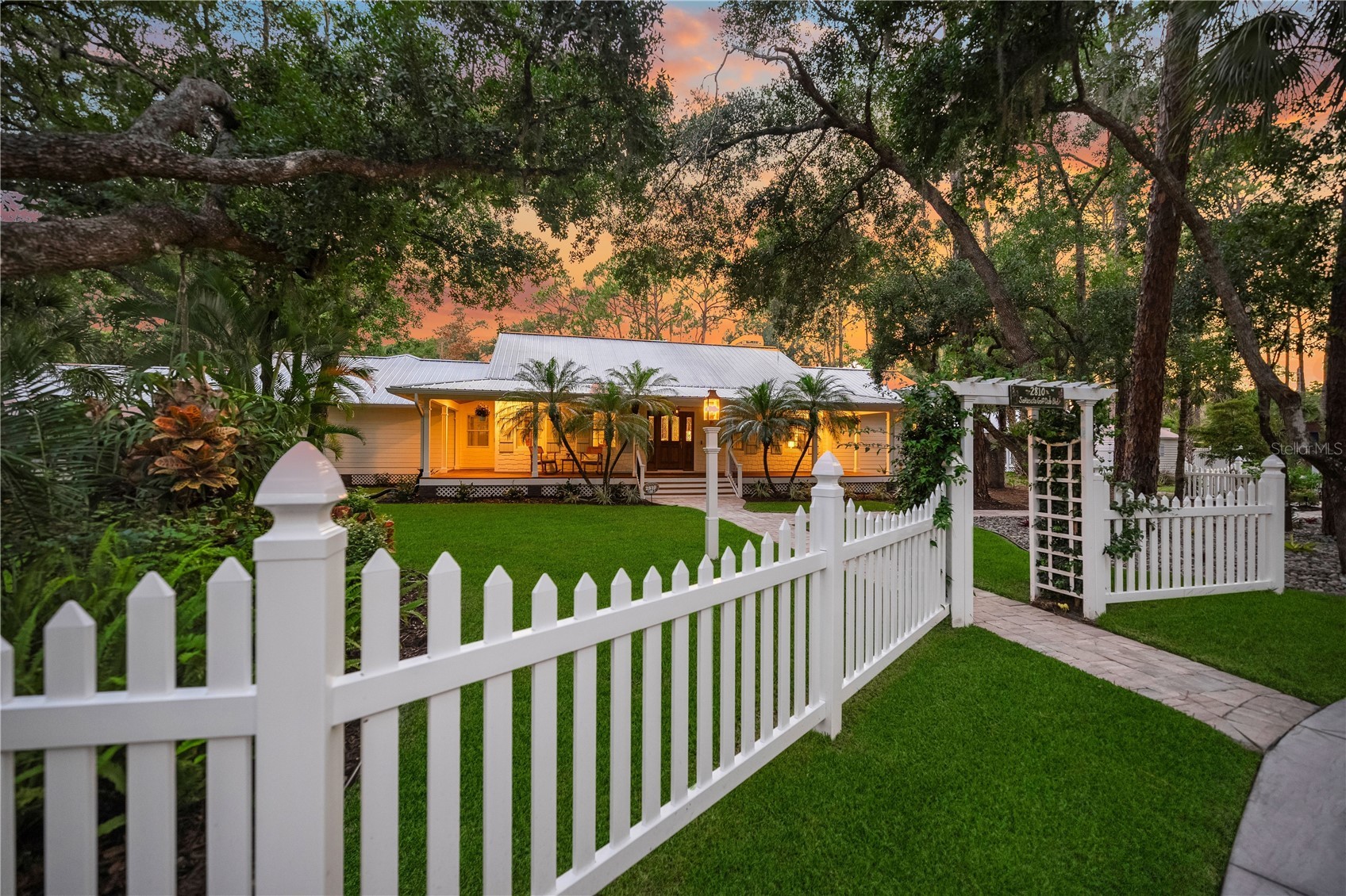 2810 SARASOTA GOLF CLUB BOULEVARD