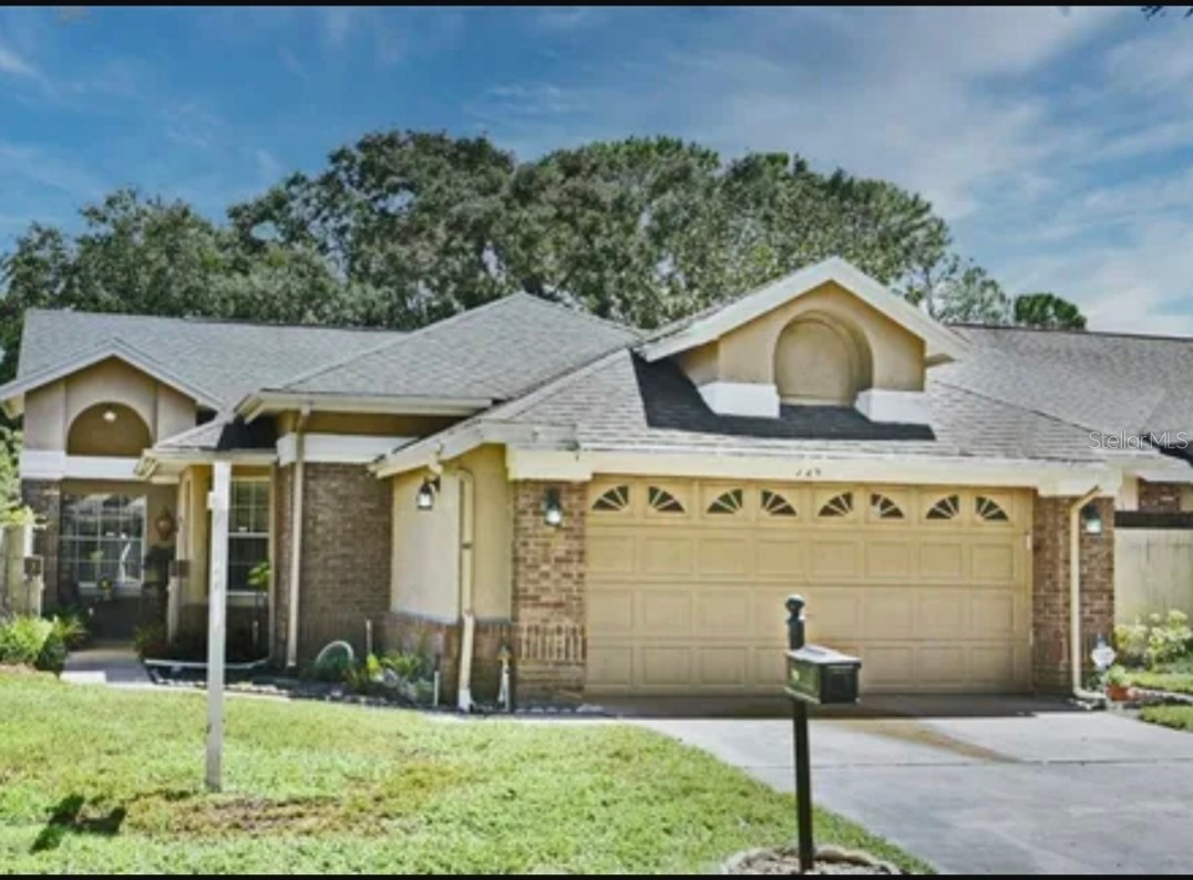 724 BARRINGTON CIRCLE