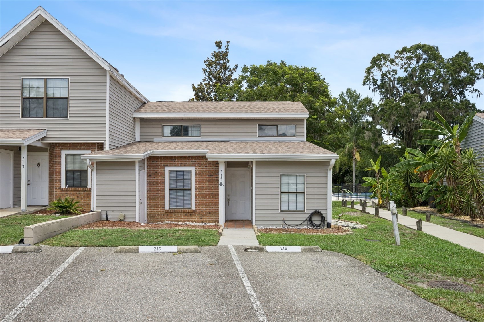 215 ARBOR CIRCLE