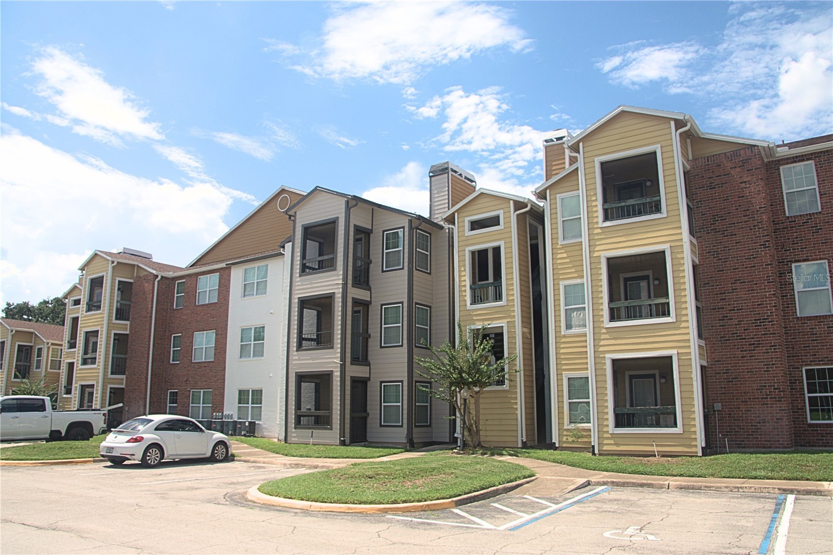 4275 PERKINSHIRE LANE L204