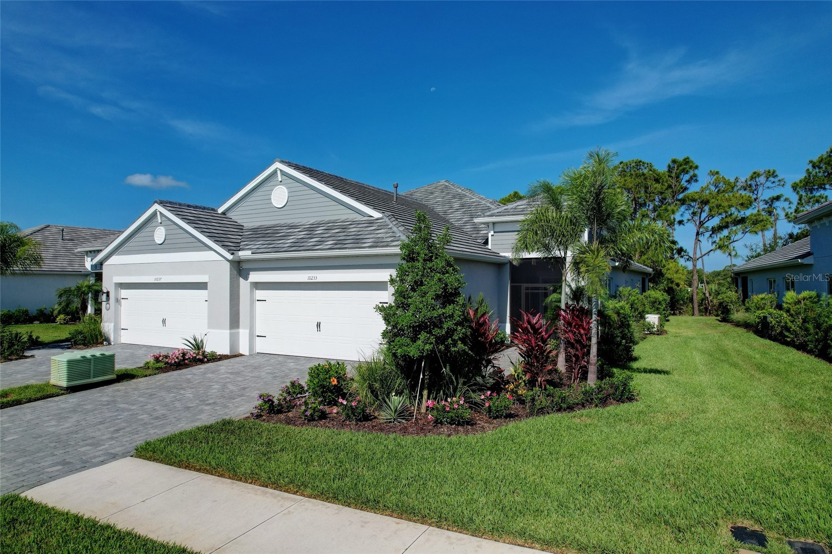 10233 LAKE WALES CIRCLE