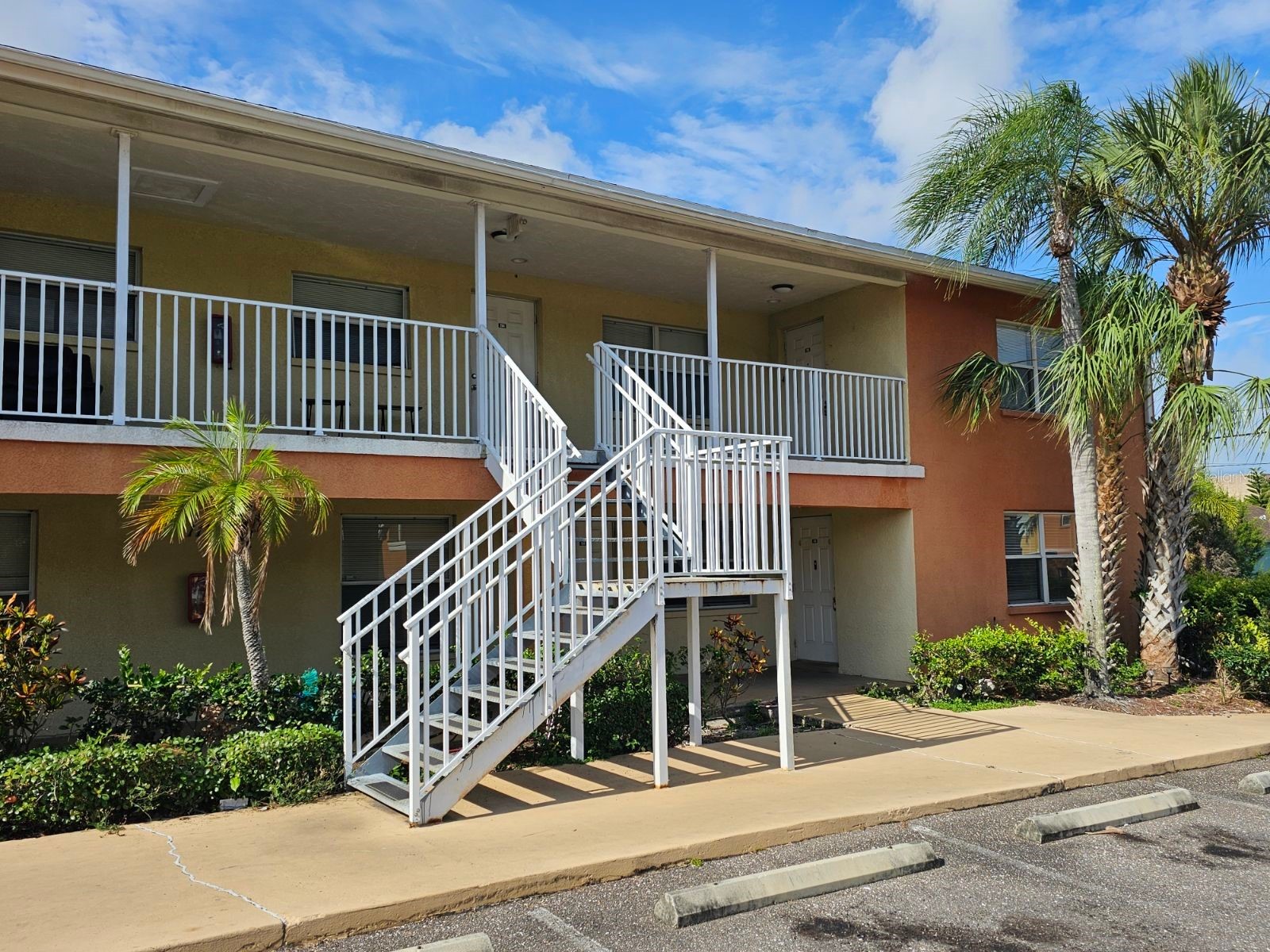 117 N EVERGREEN AVENUE 205