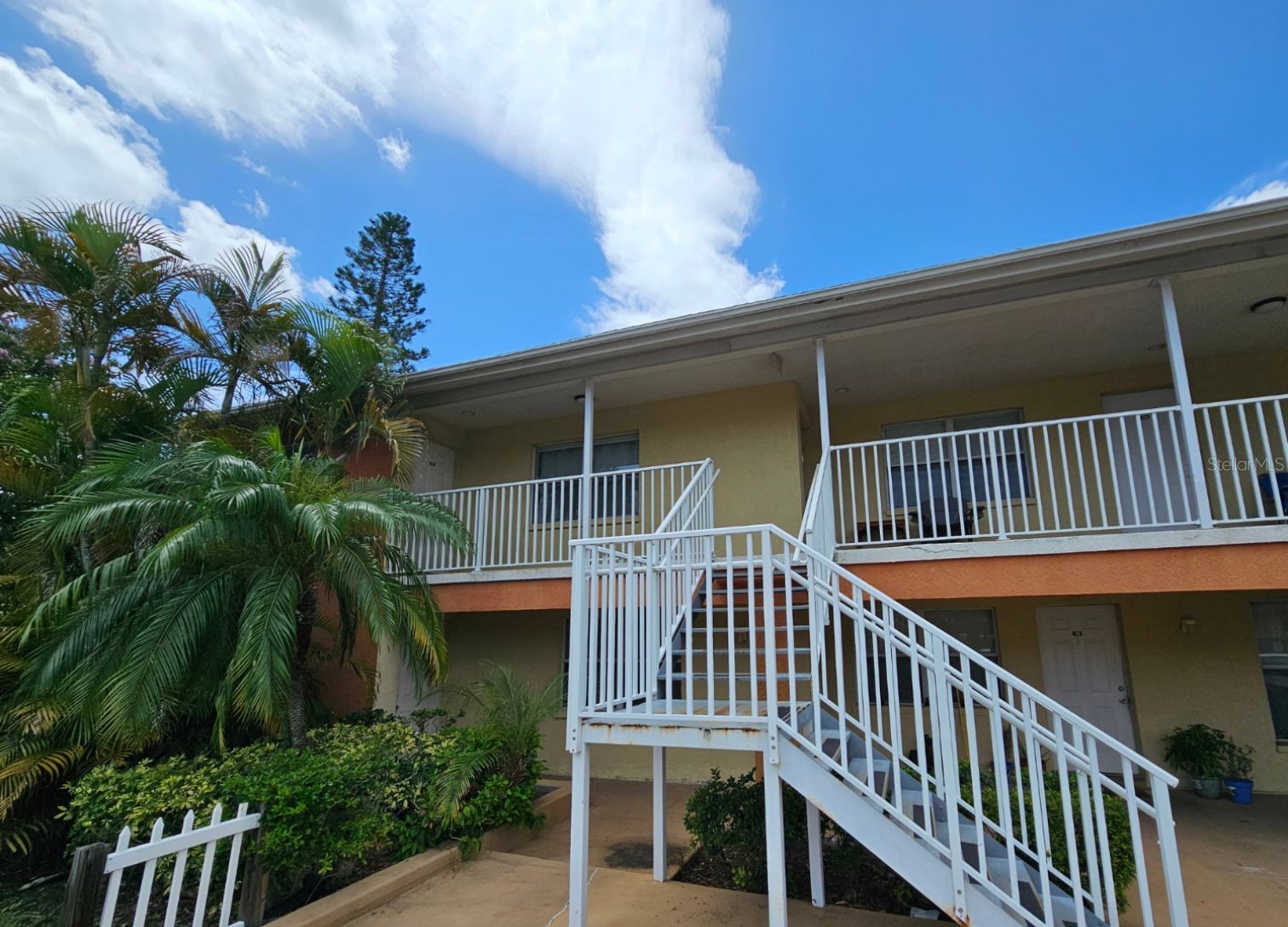 117 N EVERGREEN AVENUE 201