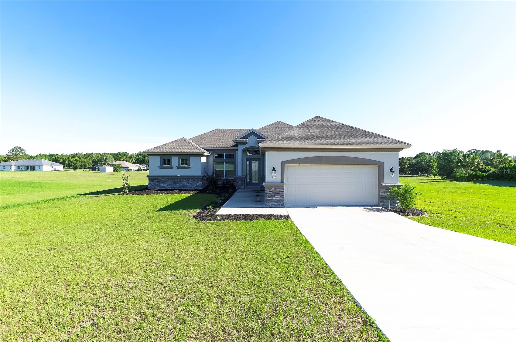 725 E CHARLESTON COURT