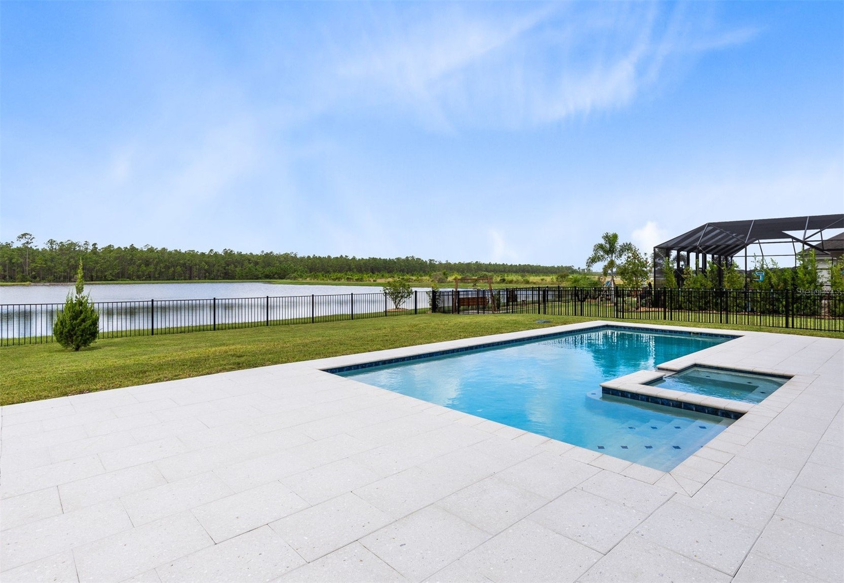 513 MOSAIC BOULEVARD
