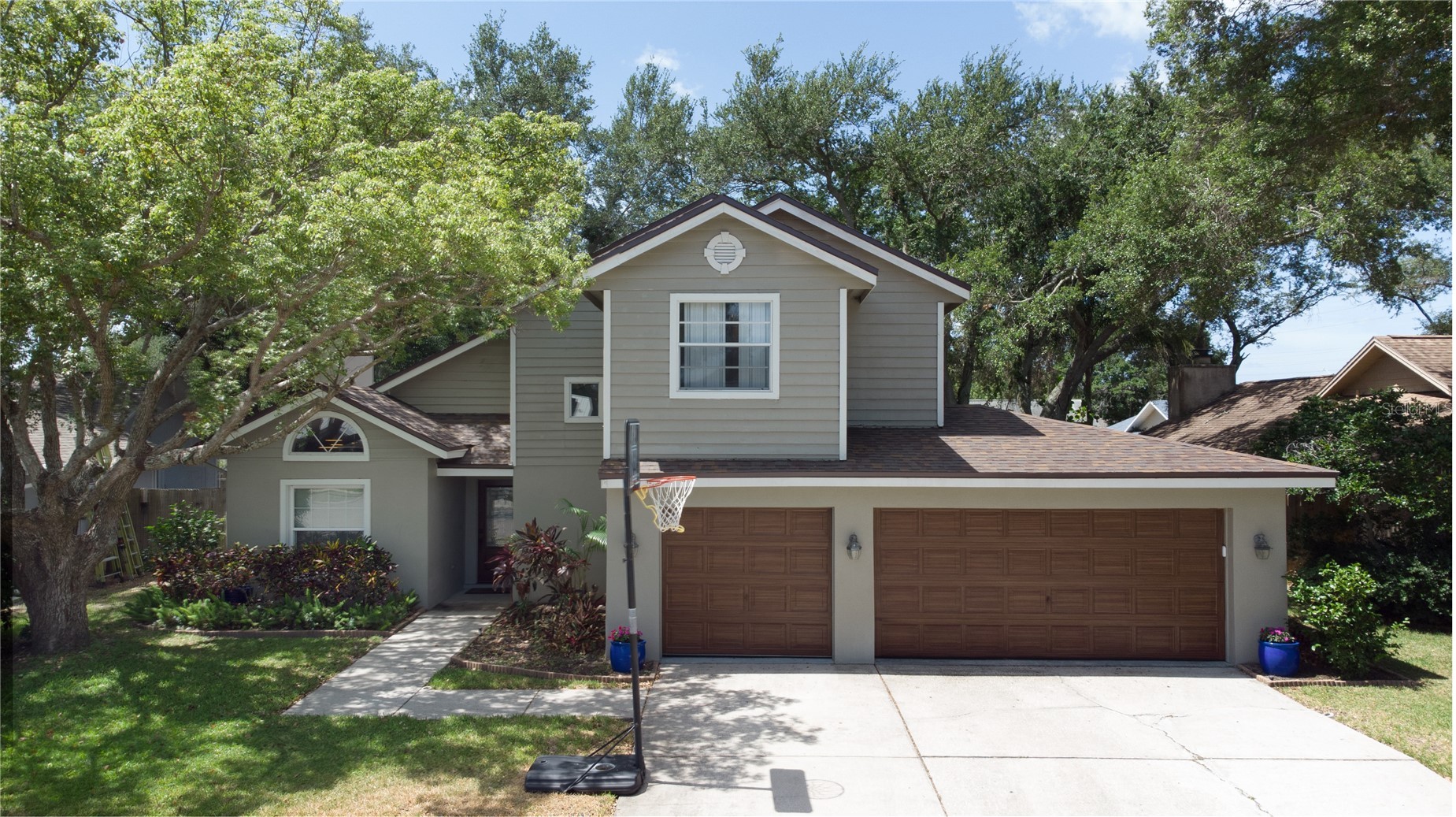 1564 COLONY COURT