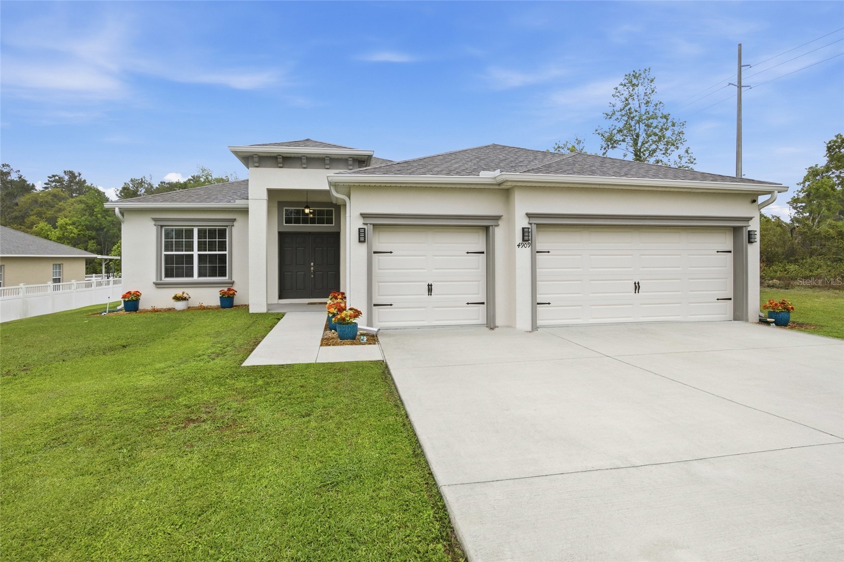 4909 SW 107 LOOP