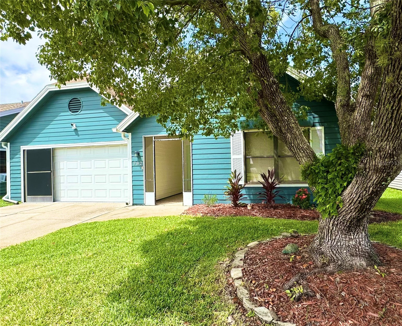 782 PINE SHORES CIRCLE